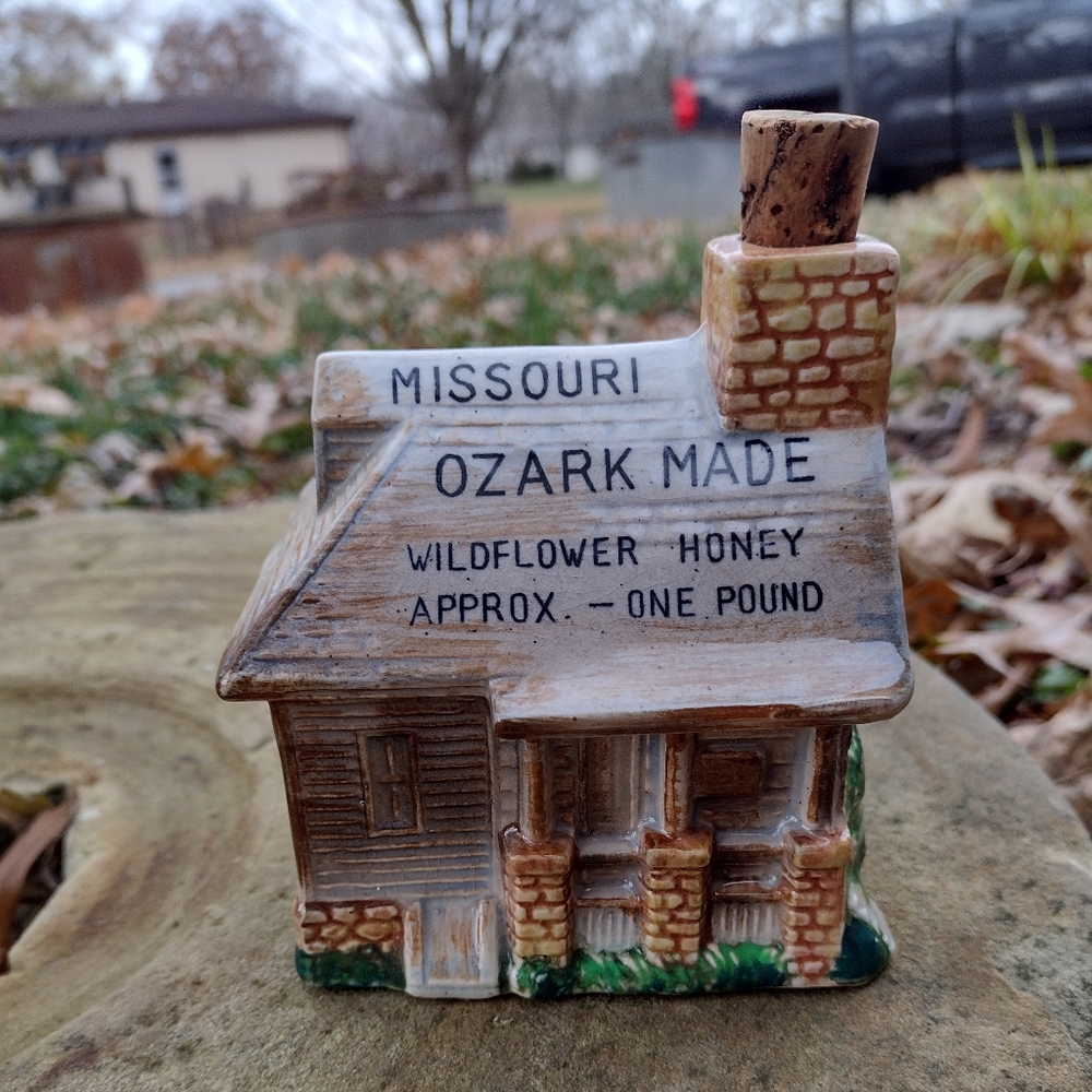 Missouri Ozark Made Honey bottle, Cabin